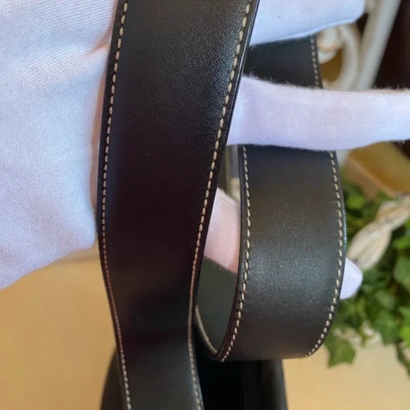 Vintage Coach Black Signature Canvas Shoulder Bag with Wristlet EUC - Picture 10 of 16